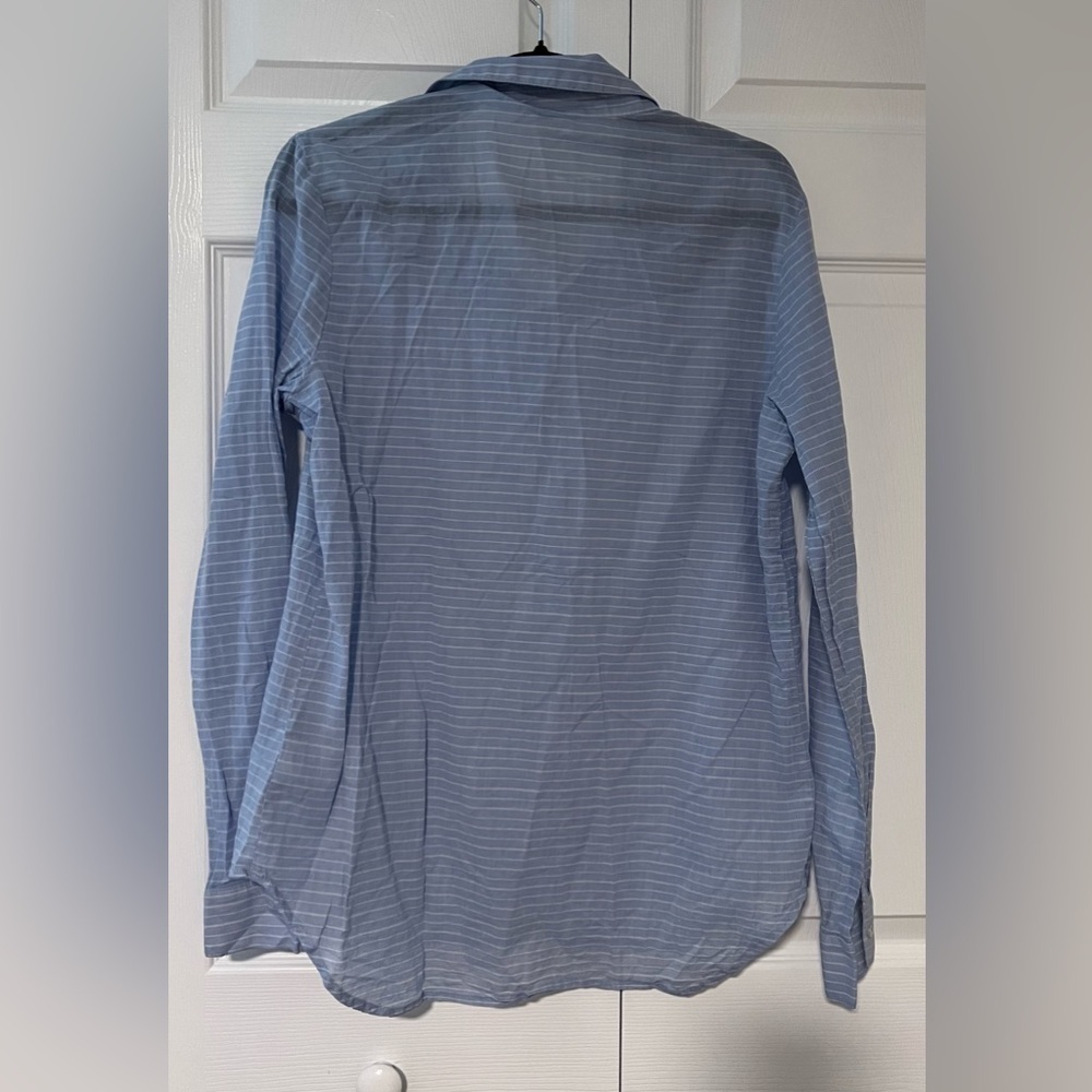 WAYF Lightweight Button Down Collared Top - Picture 3 of 3